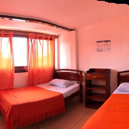 Hostal Pakaloro มอนตาญิตาร์ ภายนอก รูปภาพ