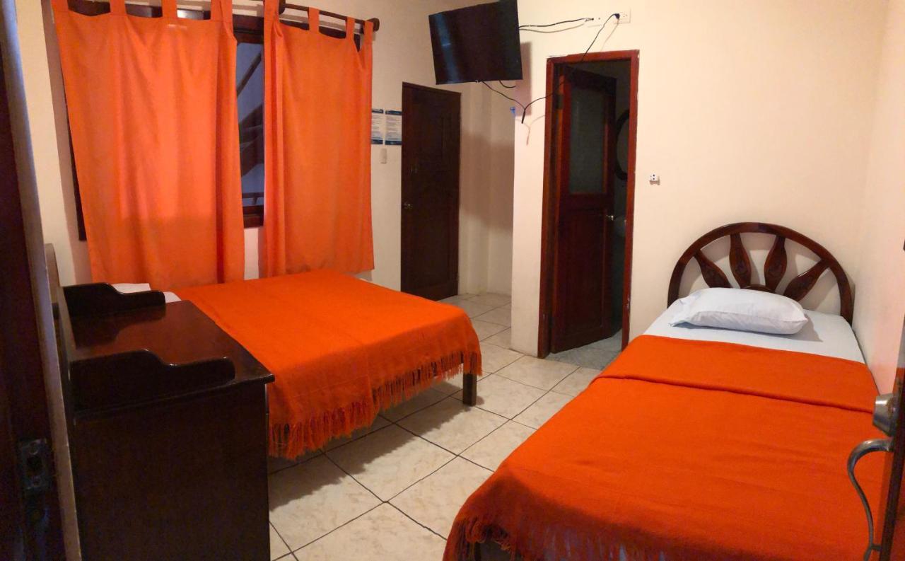 Hostal Pakaloro มอนตาญิตาร์ ภายนอก รูปภาพ