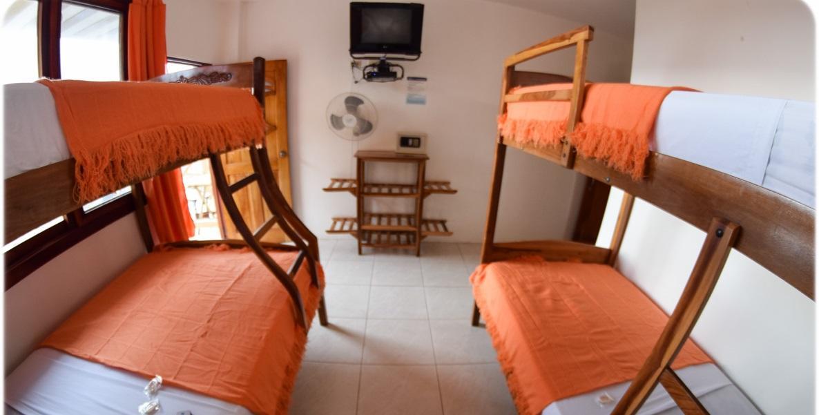Hostal Pakaloro มอนตาญิตาร์ ภายนอก รูปภาพ