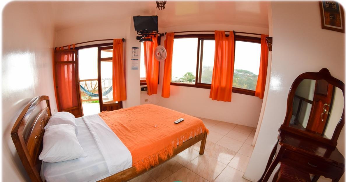 Hostal Pakaloro มอนตาญิตาร์ ภายนอก รูปภาพ