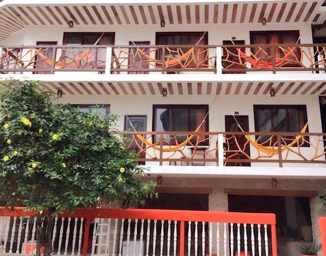 Hostal Pakaloro มอนตาญิตาร์ ภายนอก รูปภาพ