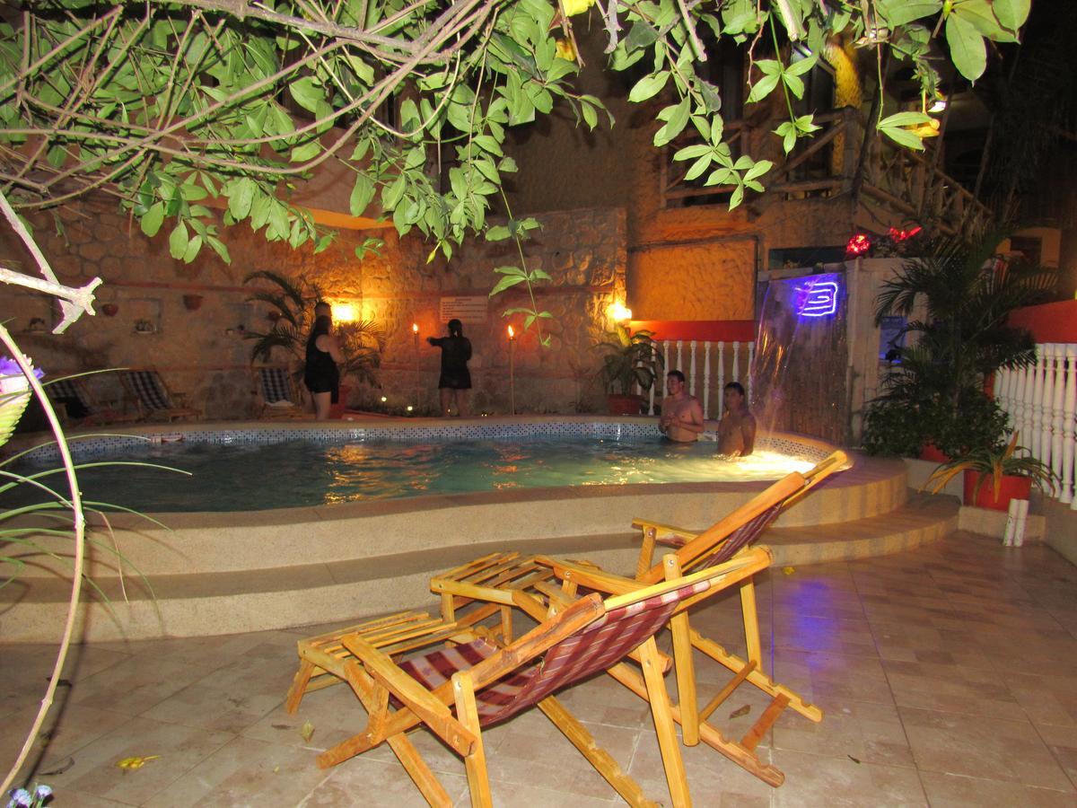 Hostal Pakaloro มอนตาญิตาร์ ภายนอก รูปภาพ