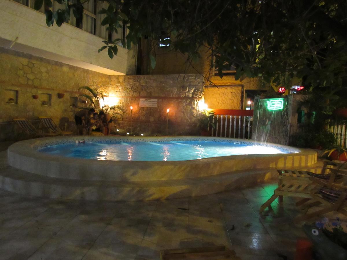 Hostal Pakaloro มอนตาญิตาร์ ภายนอก รูปภาพ