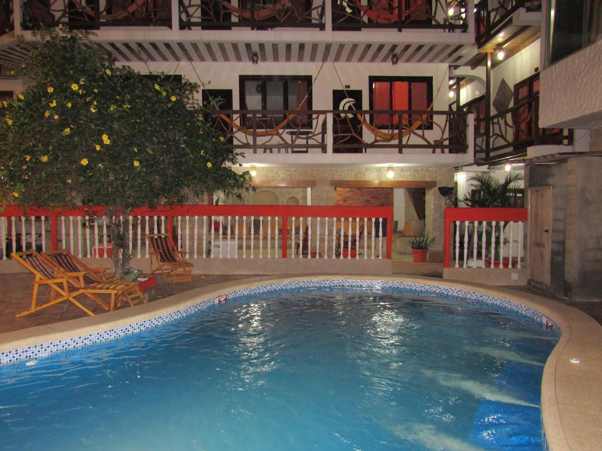 Hostal Pakaloro มอนตาญิตาร์ ภายนอก รูปภาพ